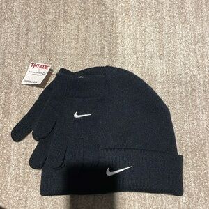Nike winter hat and gloves set